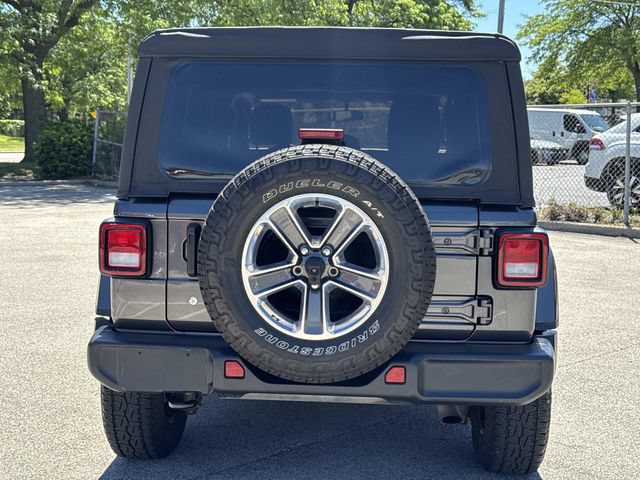 Used 2018 Jeep Wrangler Unlimited Sahara AWD/4WD image 6