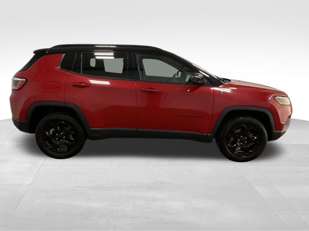 Used 2023 Jeep Compass Trailhawk image 2