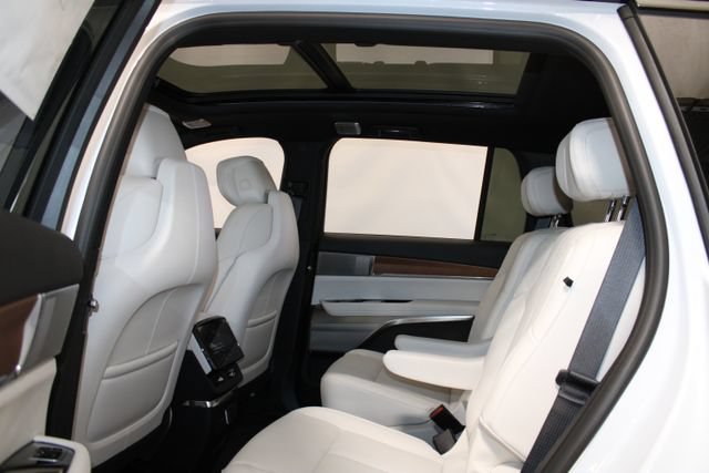 New 2027 Cadillac Vistiq Sport AWD/4WD image 8