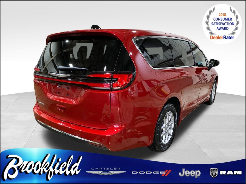 New 2026 Chrysler Pacifica Select FWD image 7