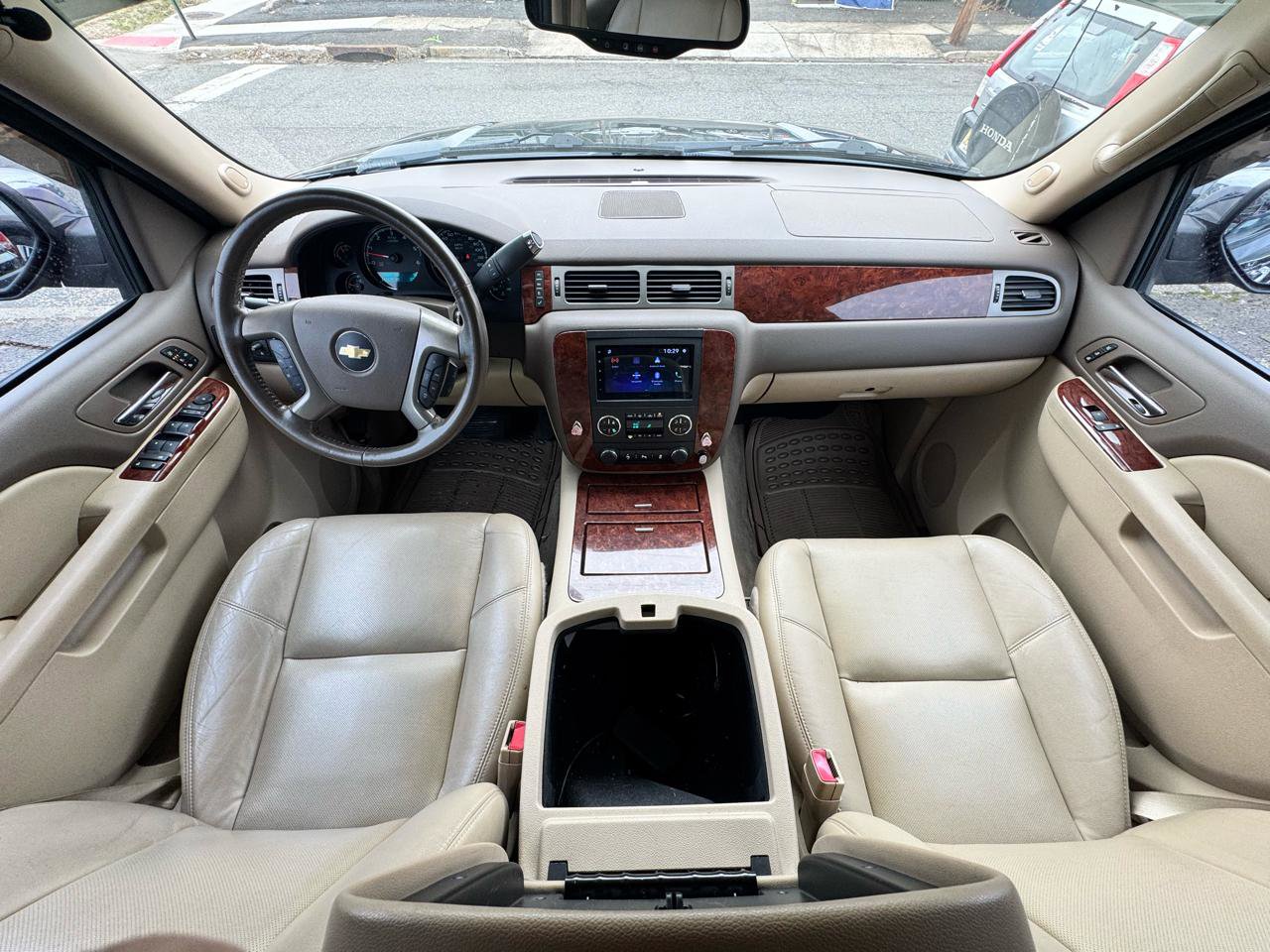 Used 2013 Chevrolet Avalanche LTZ image 30