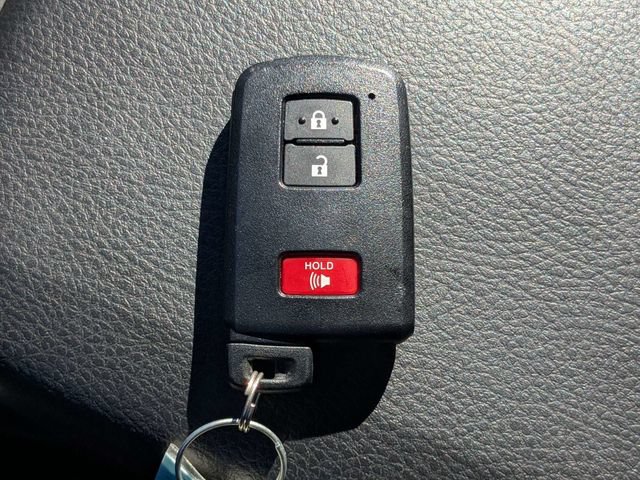Used 2022 Toyota Tacoma TRD Off-Road w/ Technology Package RWD image 30