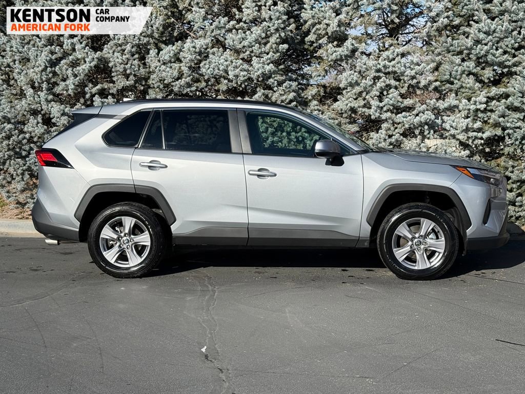Used 2025 Toyota RAV4 XLE image 9