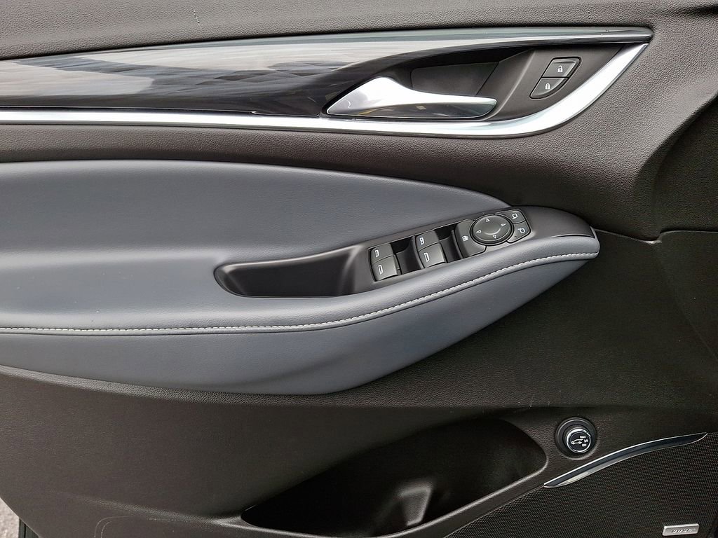 Used 2021 Buick Enclave Essence w/ Sound and Sites Package image 13