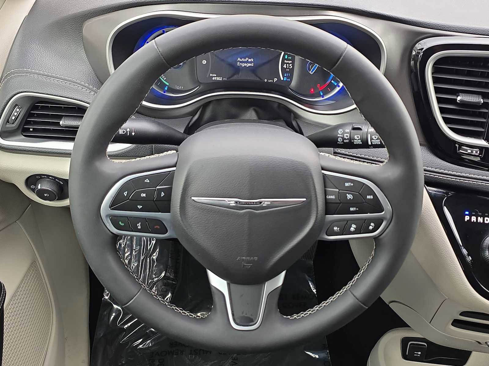 Used 2024 Chrysler Pacifica Select image 19