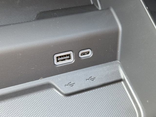 New 2026 Chevrolet Suburban High Country AWD/4WD image 9