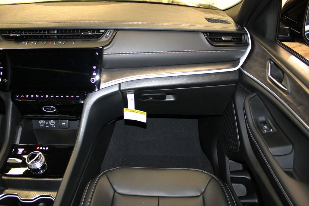 New 2026 Jeep Grand Cherokee Limited w/ Limited Altitude Package image 30