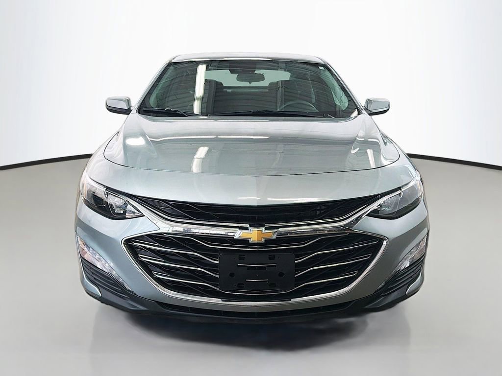 Used 2024 Chevrolet Malibu LT FWD image 2