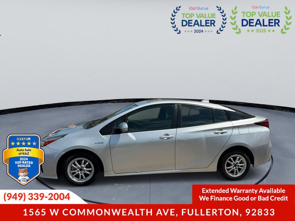 Used 2020 Toyota Prius L Eco FWD image 2