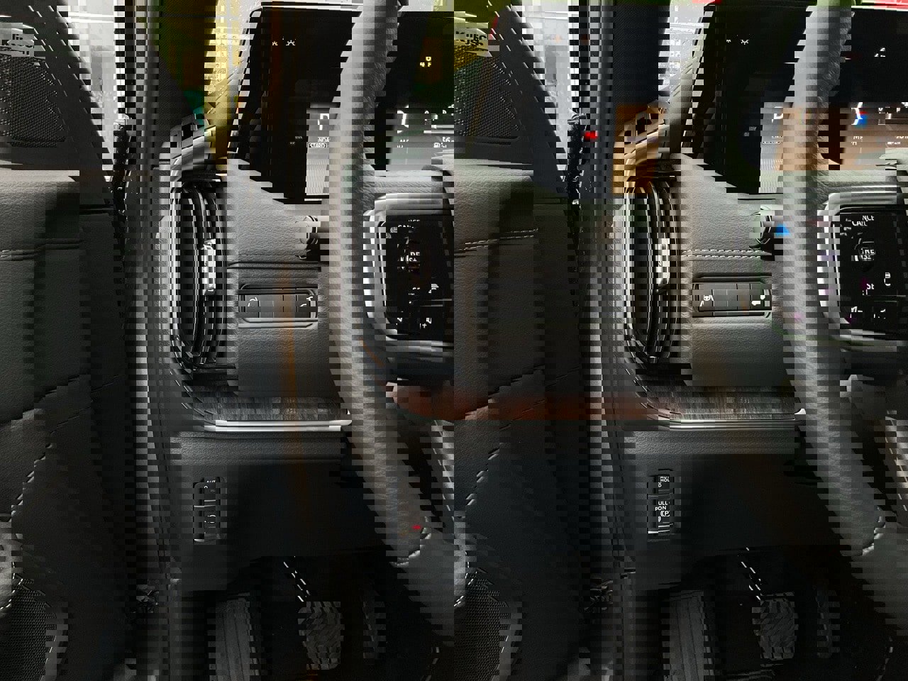 New 2026 Nissan Armada Platinum image 38