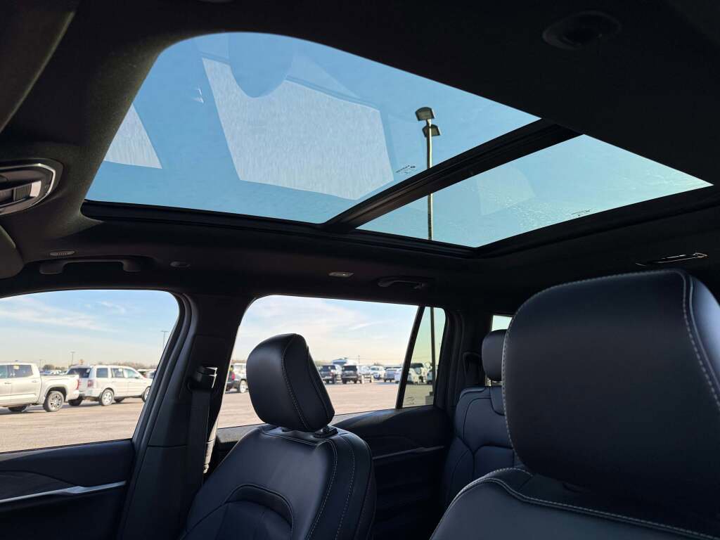 New 2025 Jeep Grand Cherokee L Limited w/ Black Appearance Package image 19