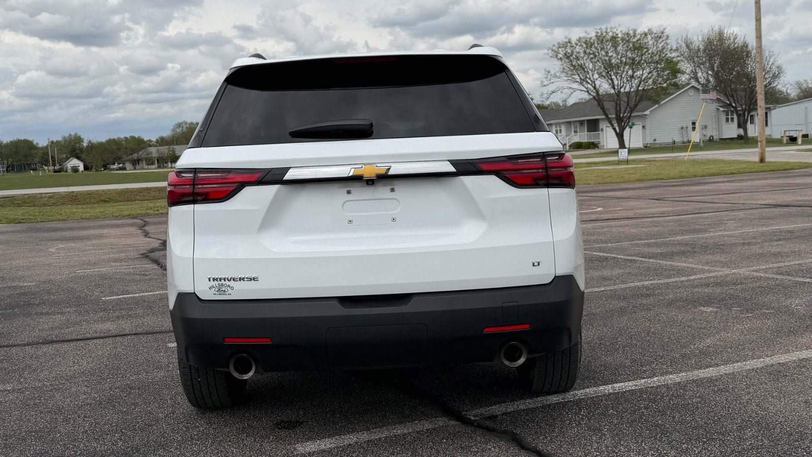 Used 2023 Chevrolet Traverse LT FWD image 4