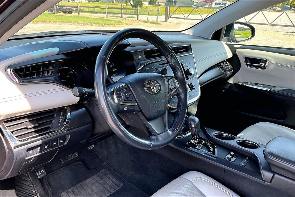 Used 2017 Toyota Avalon Limited w/ Carpet Mat Package FWD image 12
