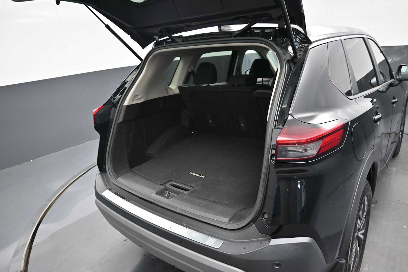 Used 2023 Nissan Rogue SV AWD/4WD image 13