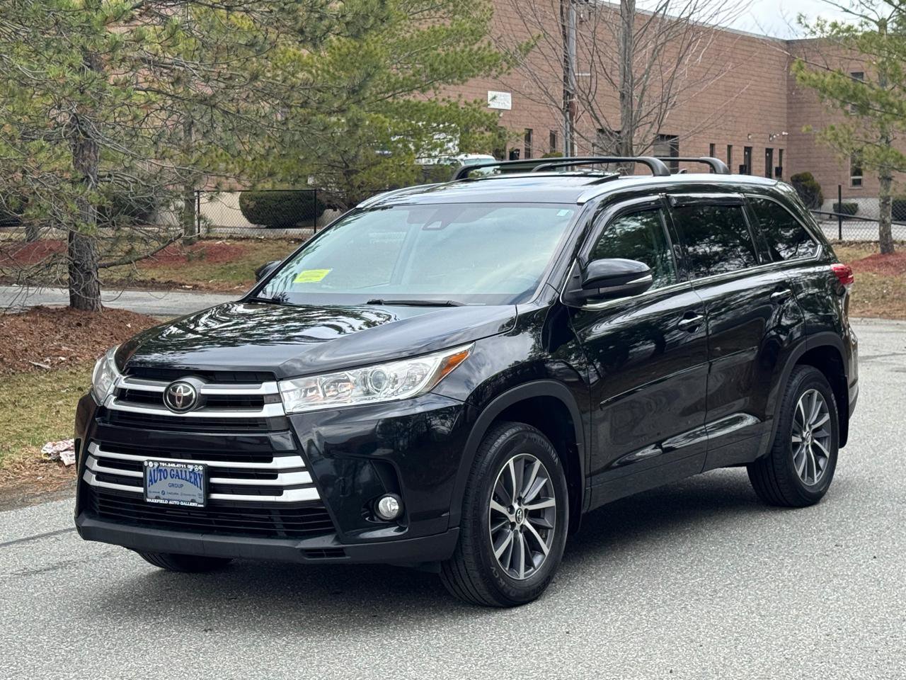 Used 2018 Toyota Highlander XLE image 3