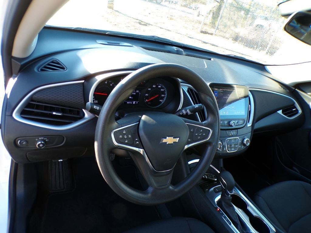 Used 2024 Chevrolet Malibu LT image 11