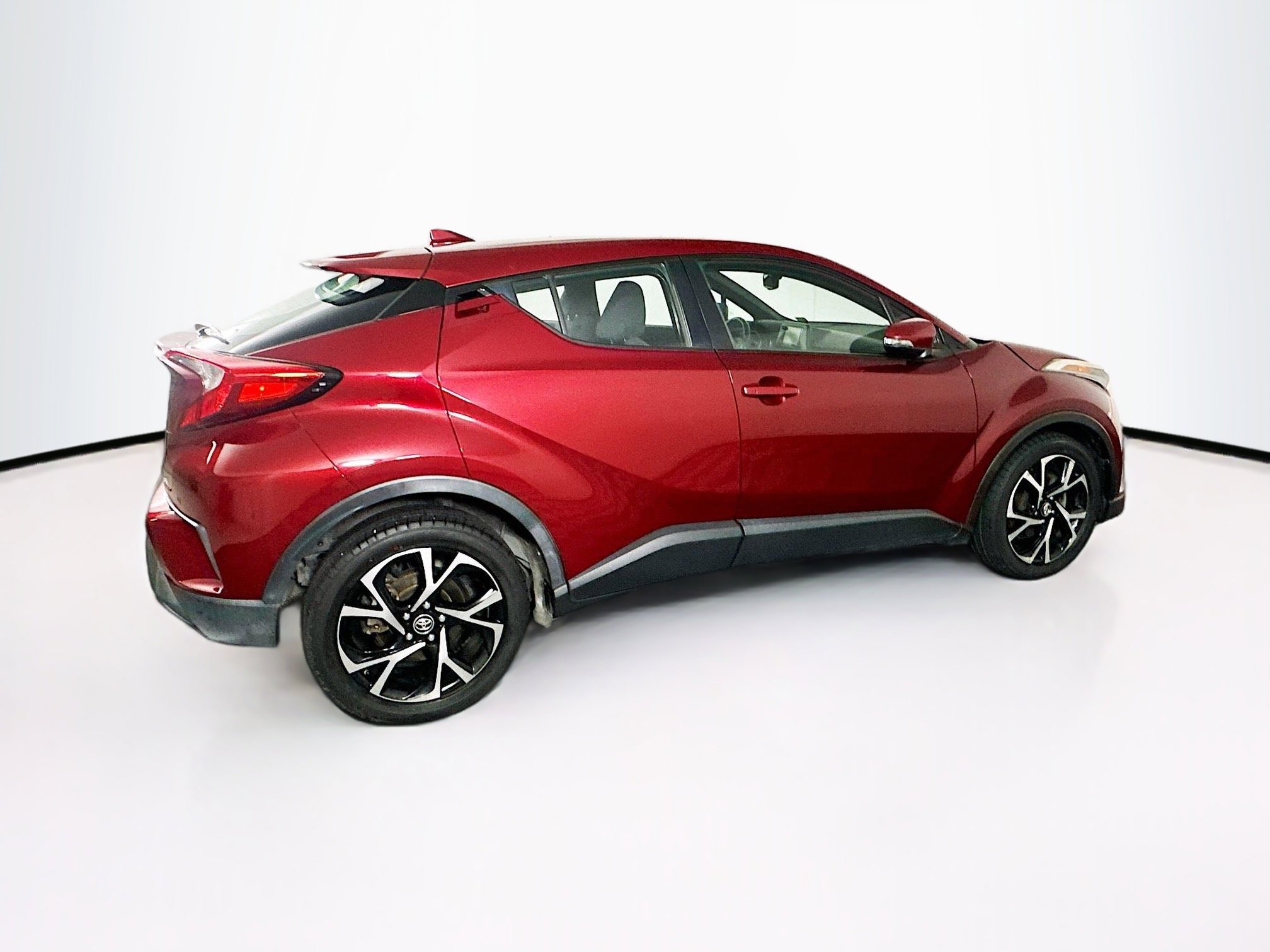 Used 2018 Toyota C-HR XLE FWD image 10