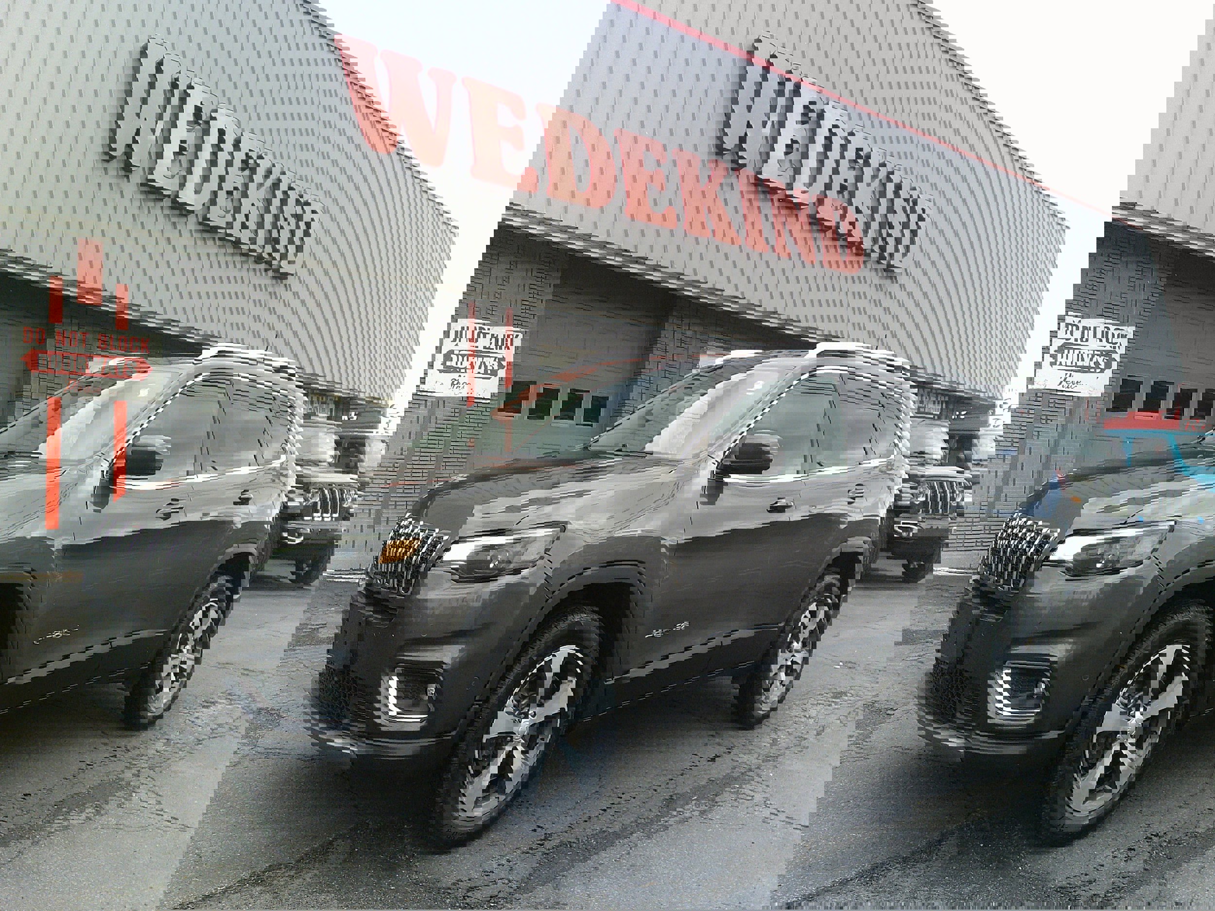 Used 2019 Jeep Cherokee Limited w/ Luxury Group image 1