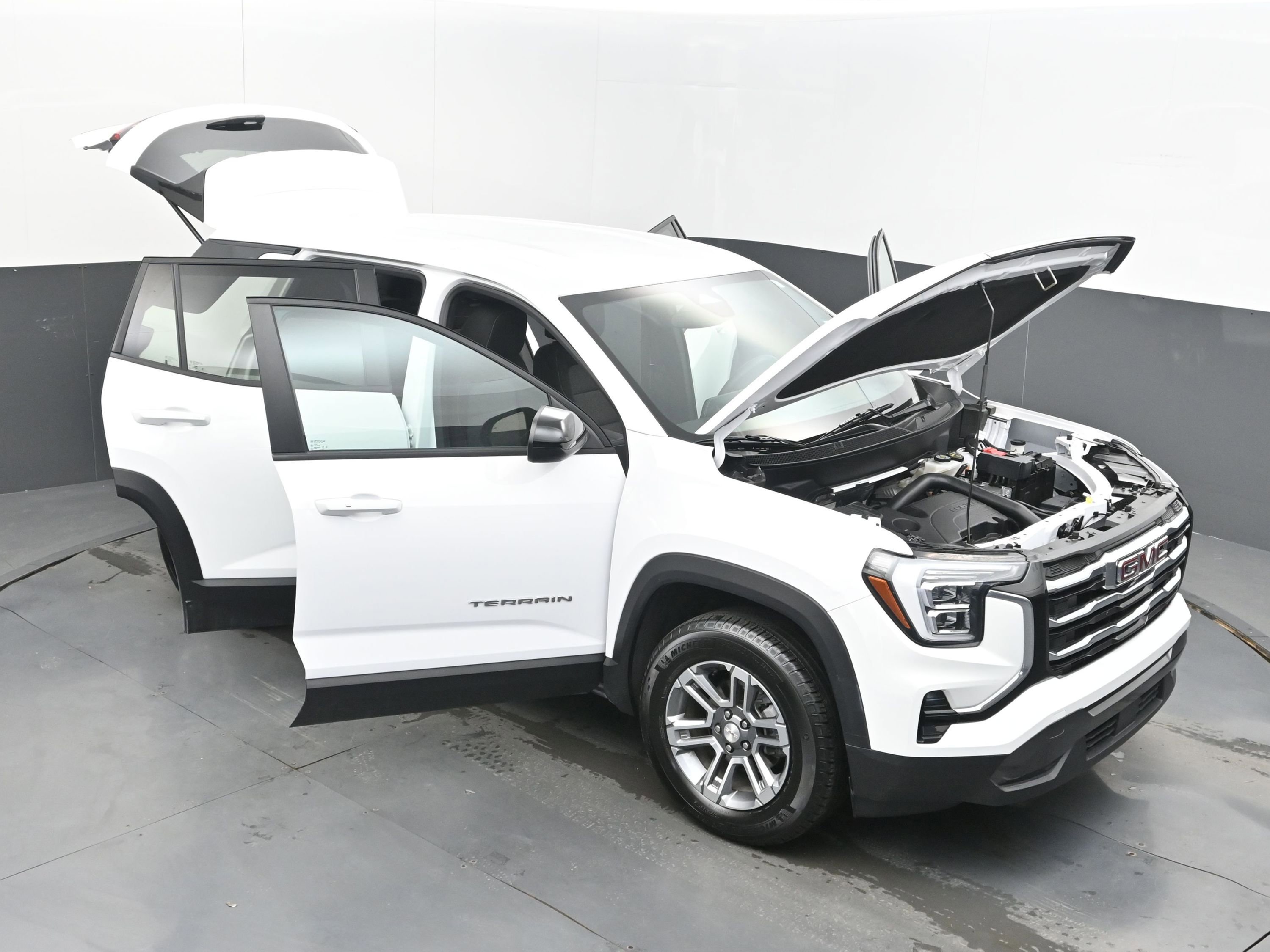 Used 2025 GMC Terrain Elevation image 27