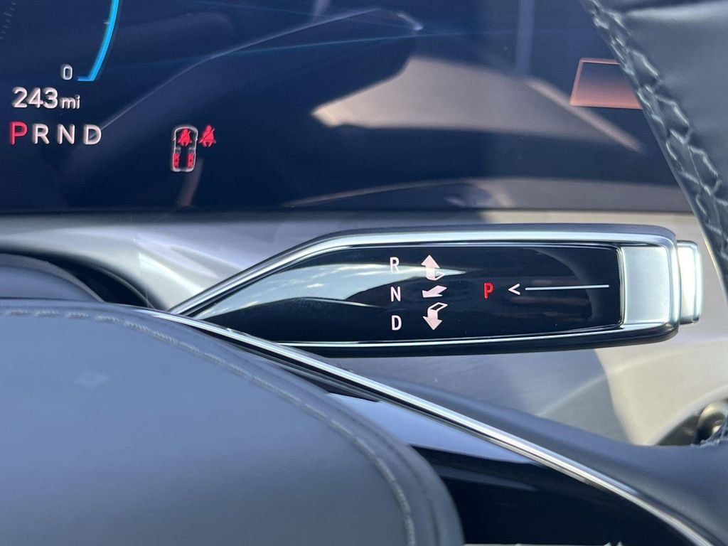 New 2026 Cadillac Vistiq Platinum image 16