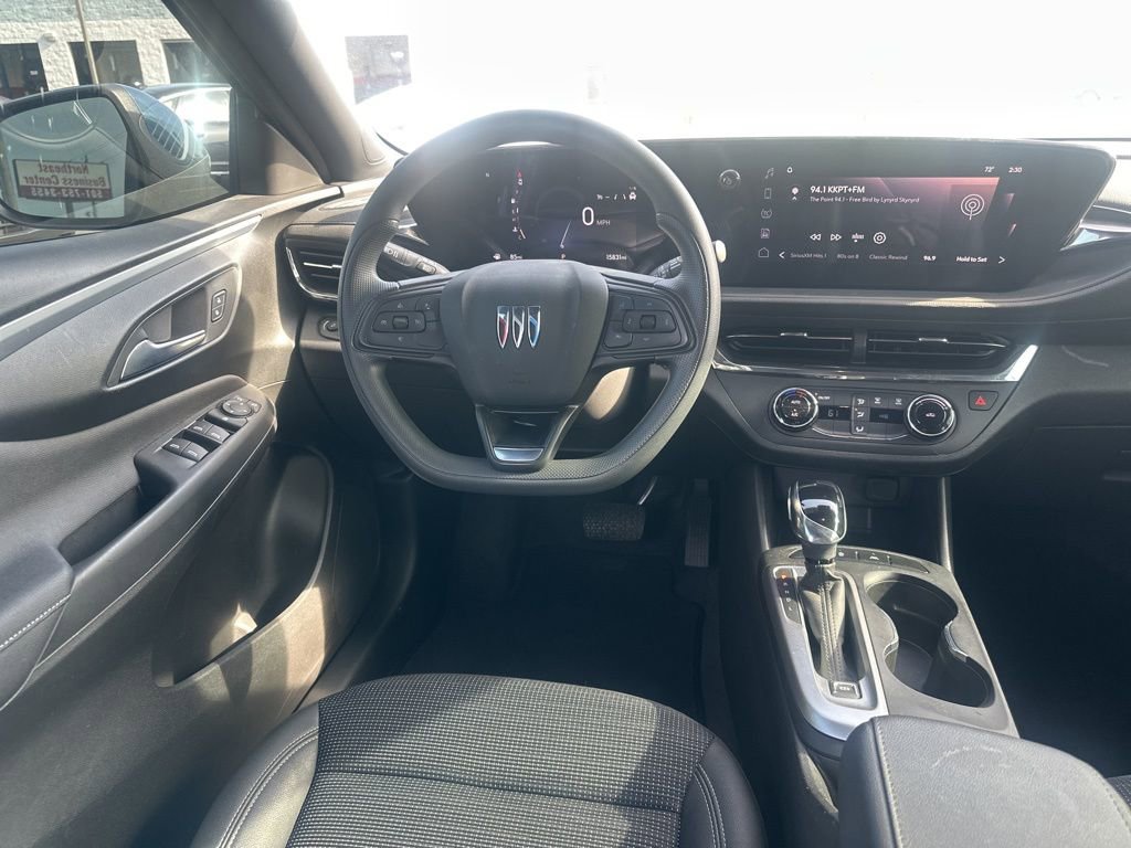 Used 2025 Buick Envista Preferred image 17