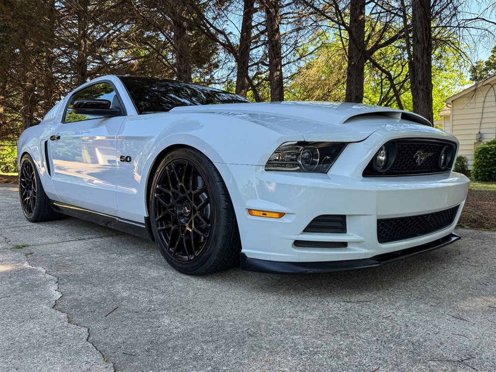Used 2014 Ford Mustang GT Premium w/ GT Track Package RWD image 29