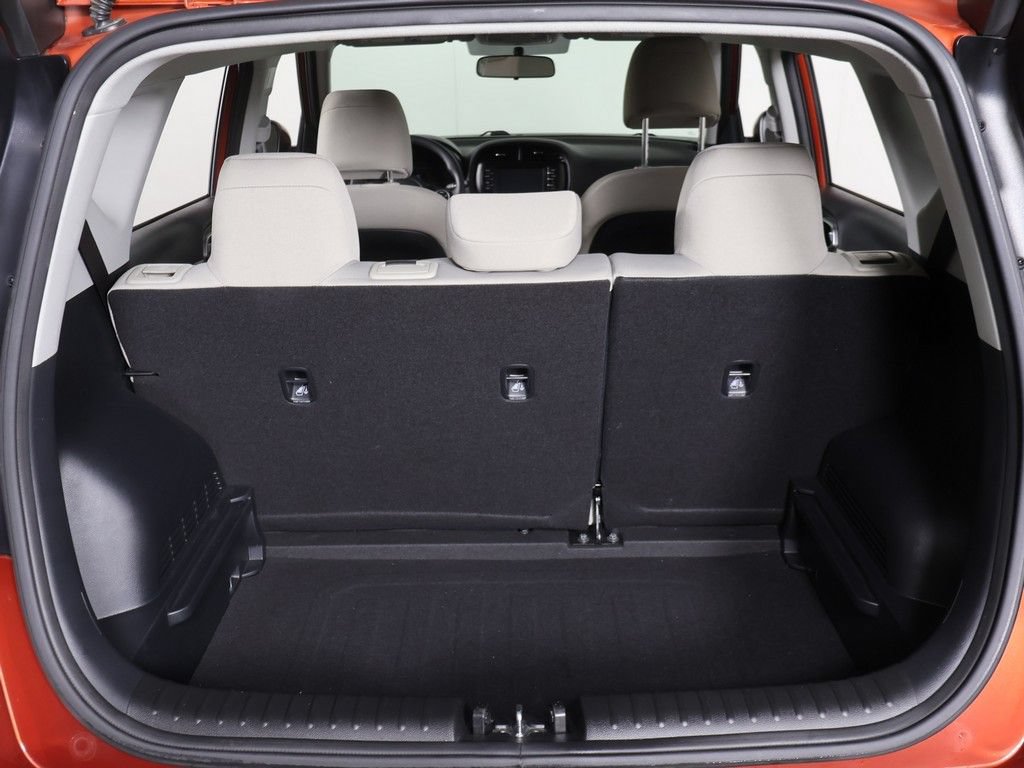 Used 2021 Kia Soul LX FWD image 16