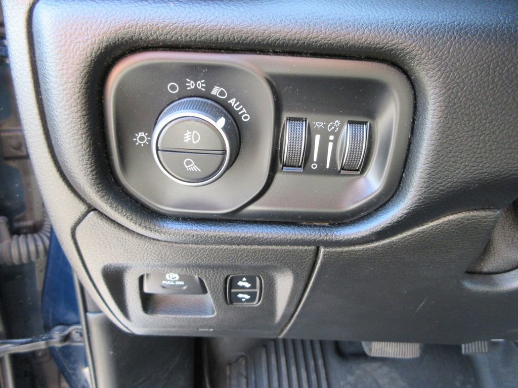 Used 2019 RAM 1500 Sport w/ Level 2 Equipment Group AWD/4WD image 24