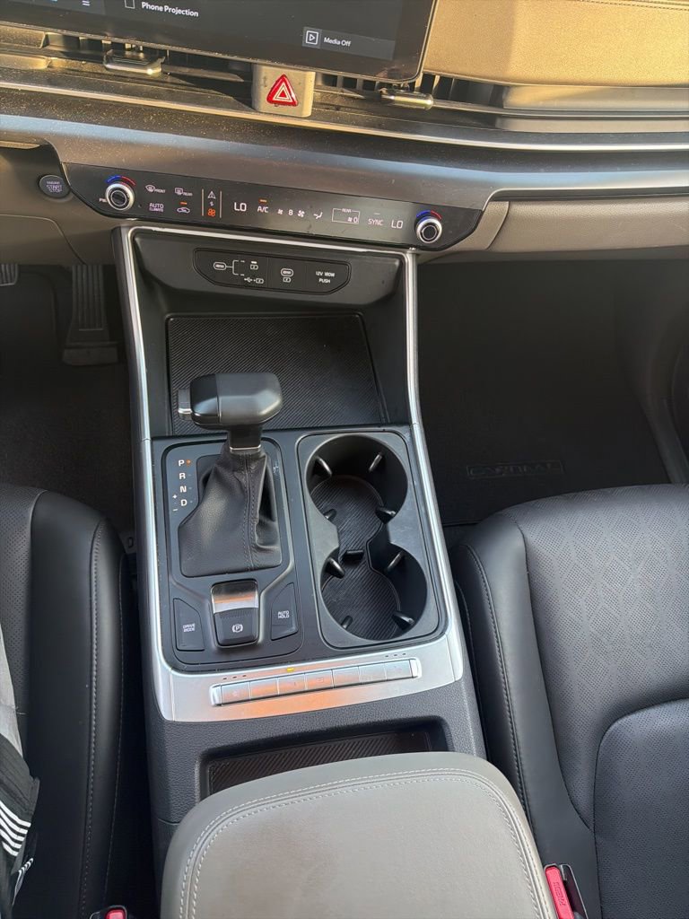 Used 2025 Kia Carnival image 28