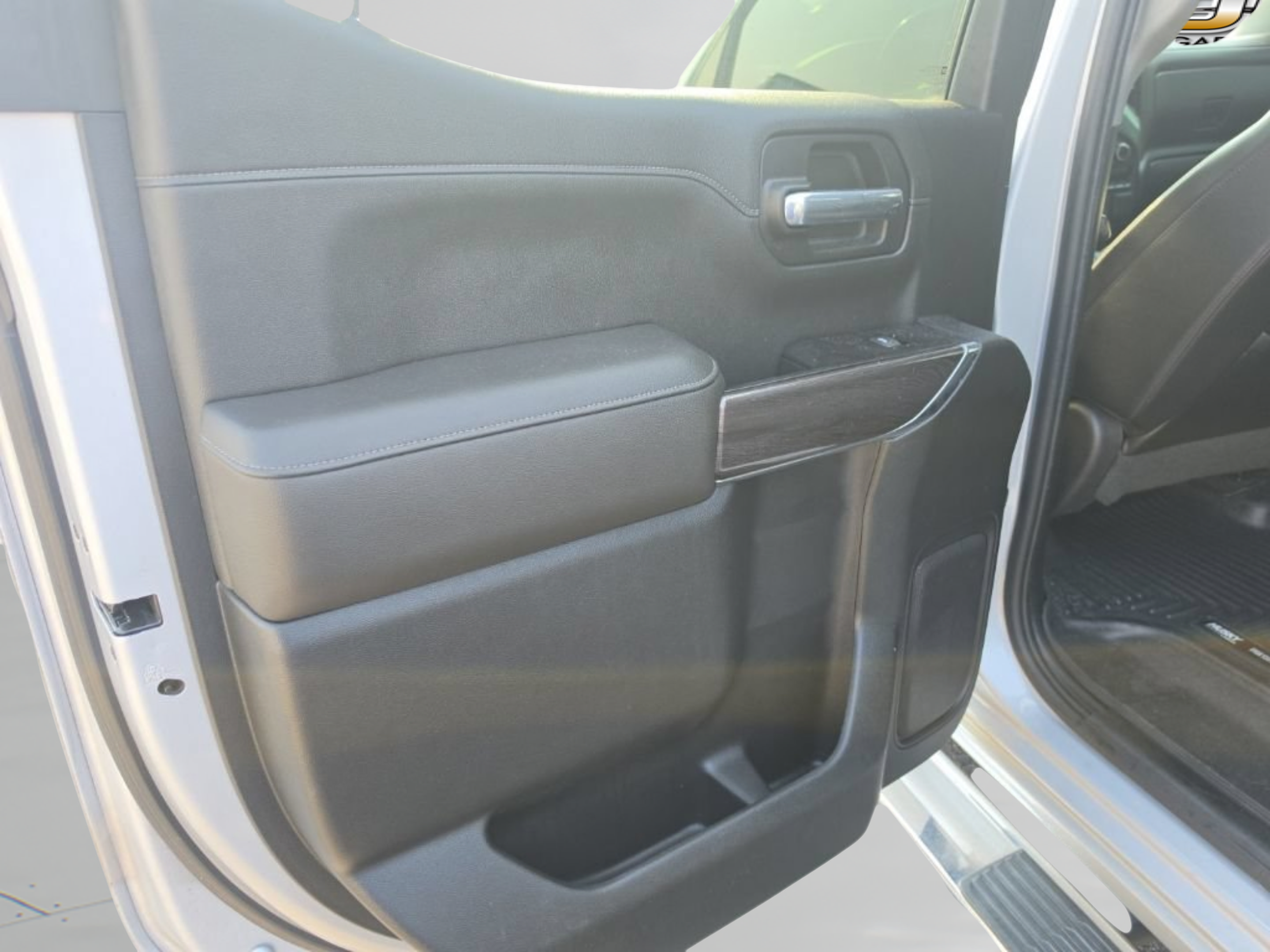 Used 2019 Chevrolet Silverado 1500 LTZ w/ LTZ Plus Package AWD/4WD image 18