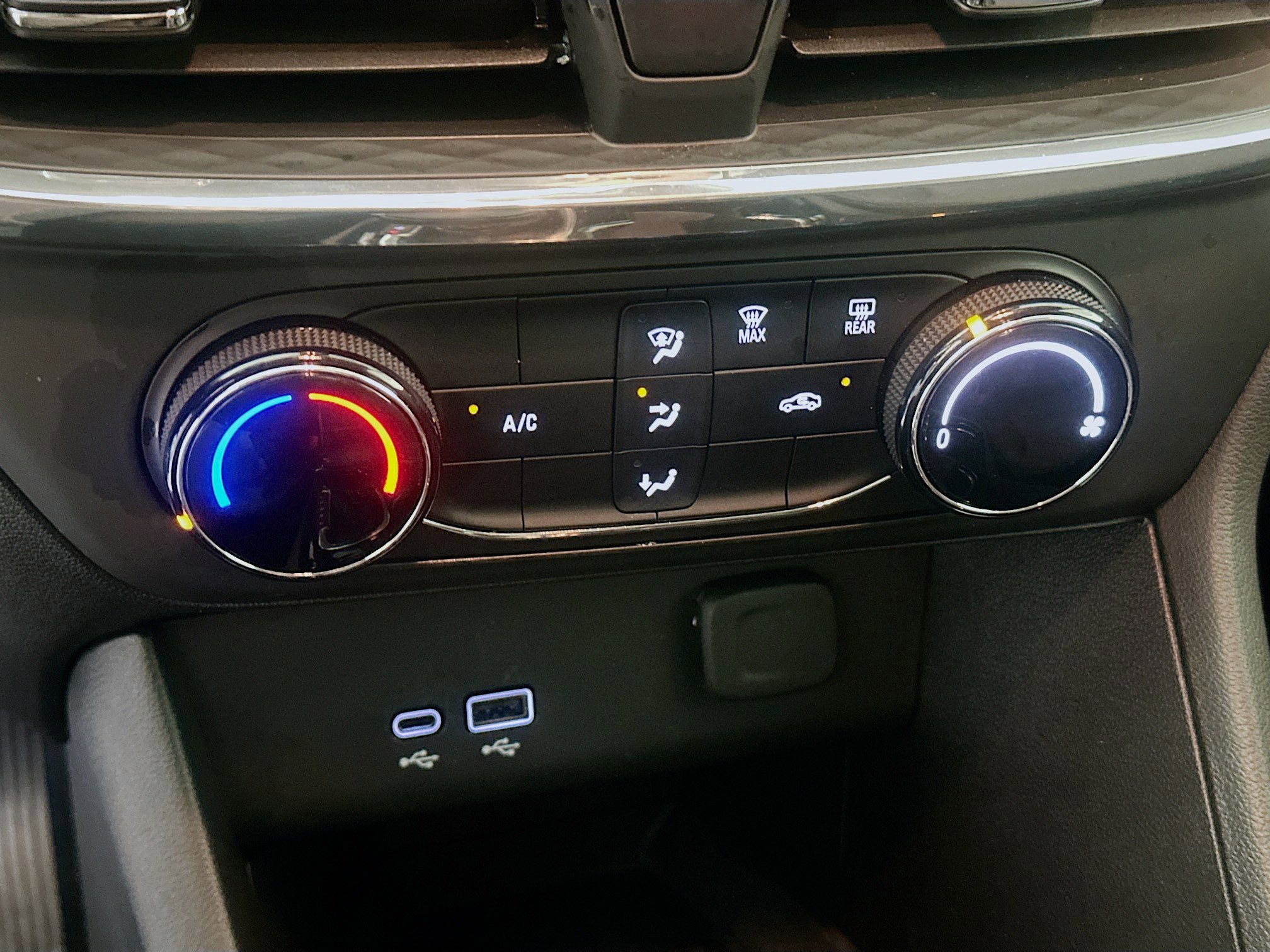 Used 2025 Buick Encore GX Preferred image 23