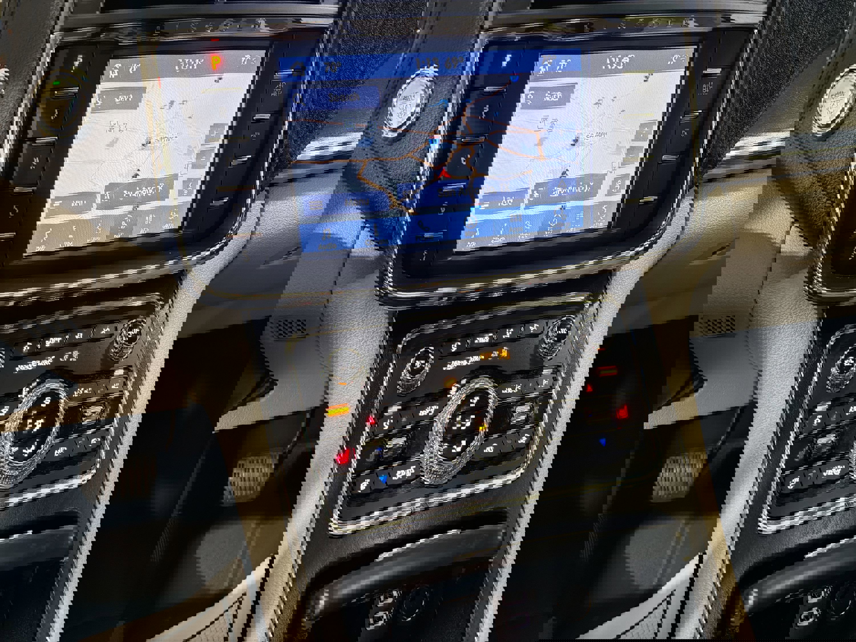 Used 2020 Lincoln Continental w/ Premium Package image 19