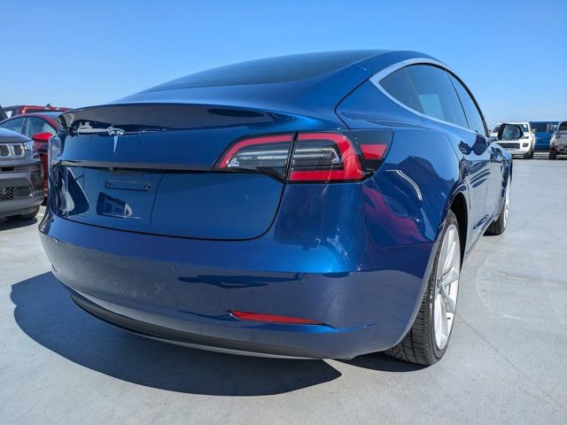 Used 2020 Tesla Model 3 Standard Range Plus image 3