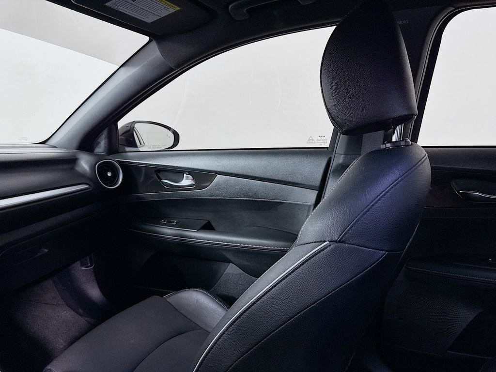 Used 2024 Kia Forte GT-Line w/ GT-Line Premium Package image 25