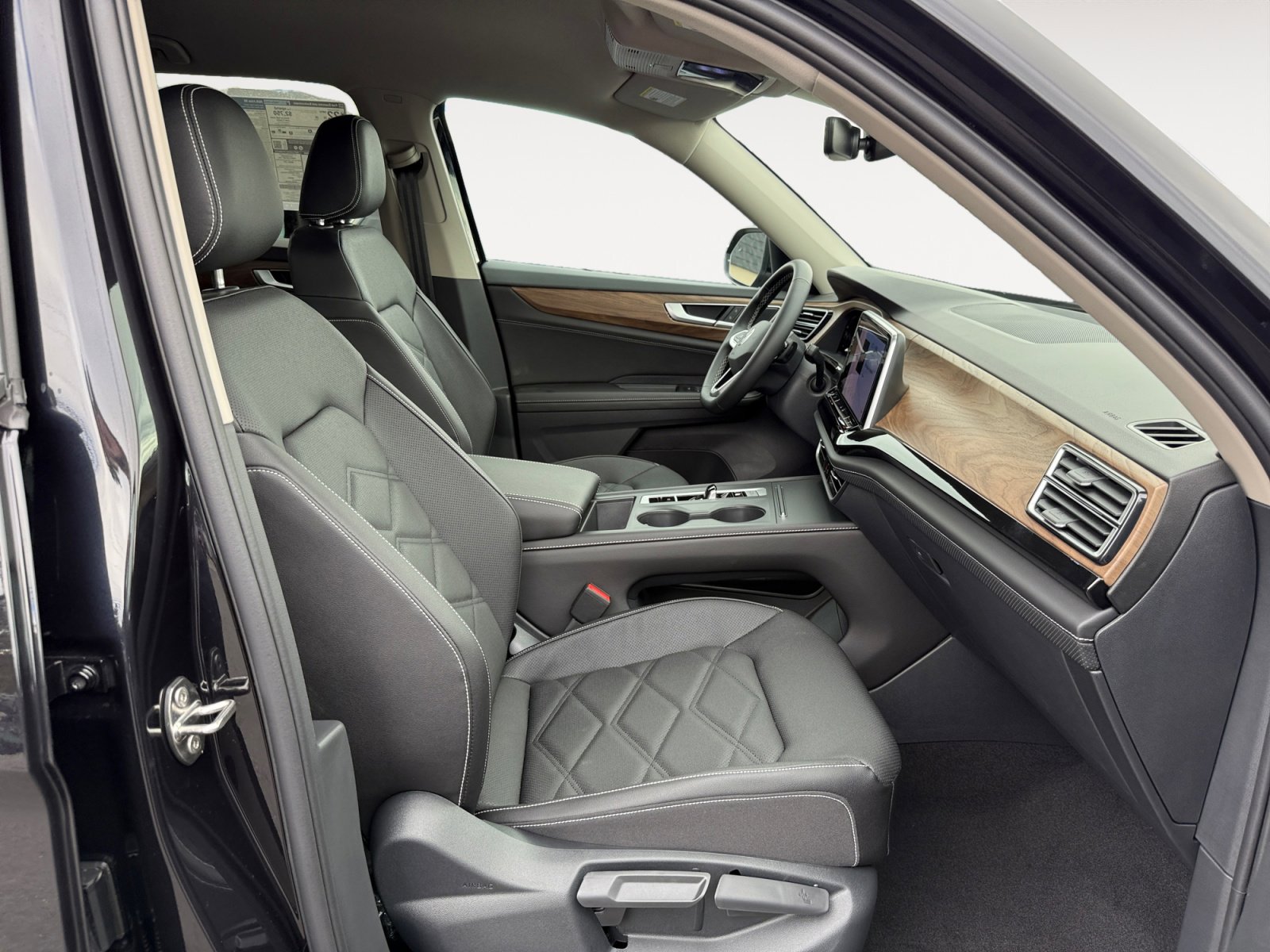New 2026 Volkswagen Atlas SE image 19