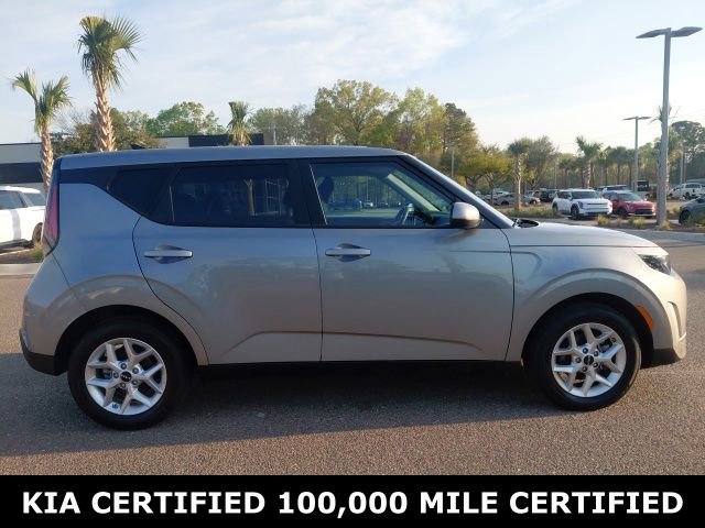 Certified 2025 Kia Soul LX image 4