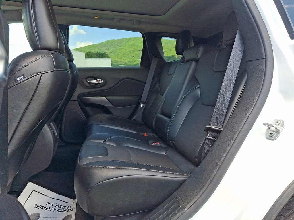 Used 2022 Jeep Cherokee Limited AWD/4WD image 10