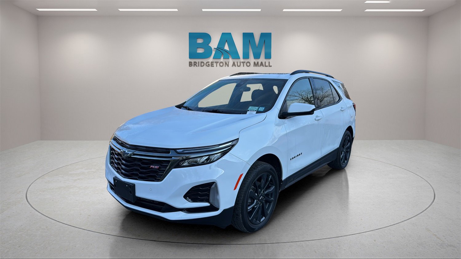 Used 2022 Chevrolet Equinox RS w/ LPO, Floor Liner Package image 3