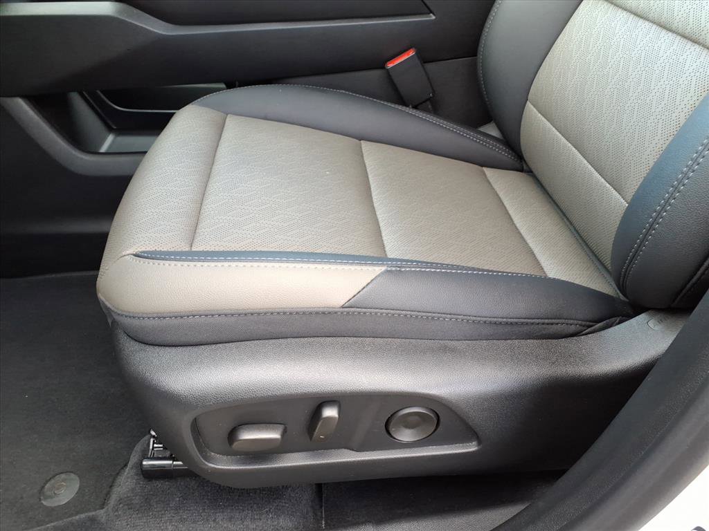 Used 2026 Chevrolet Equinox LT w/ Convenience Package II image 16