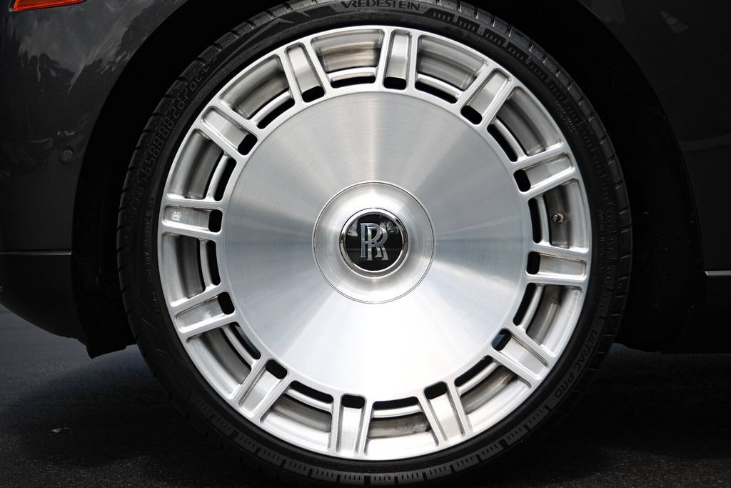 Used 2022 Rolls-Royce Cullinan AWD/4WD image 13