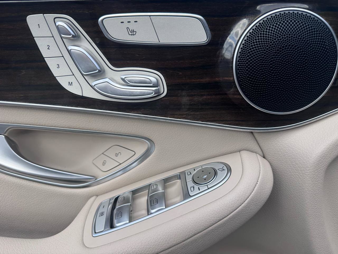 Used 2019 Mercedes-Benz GLC 300 image 15