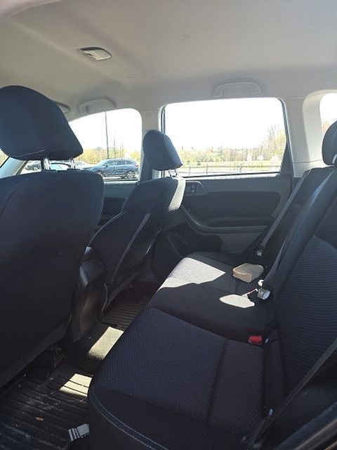 Used 2015 Subaru Forester 2.5i w/ Alloy Wheel Package image 9