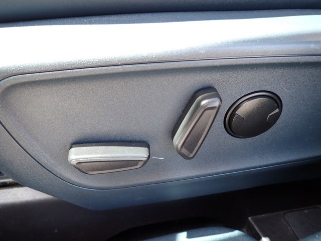 Used 2023 Ford Maverick Lariat w/ Lariat Luxury Package image 13