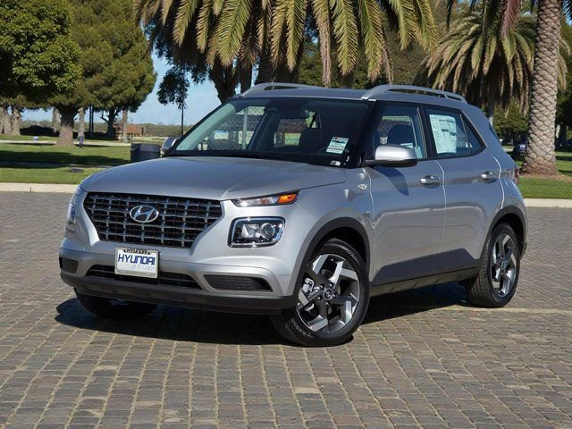 New 2026 Hyundai Venue SEL FWD image 2