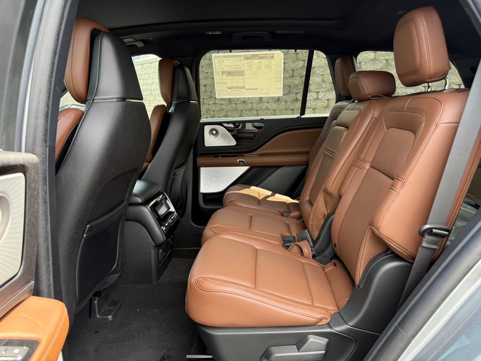 New 2024 Lincoln Aviator Reserve w/ Equipment Group 201A RWD image 4