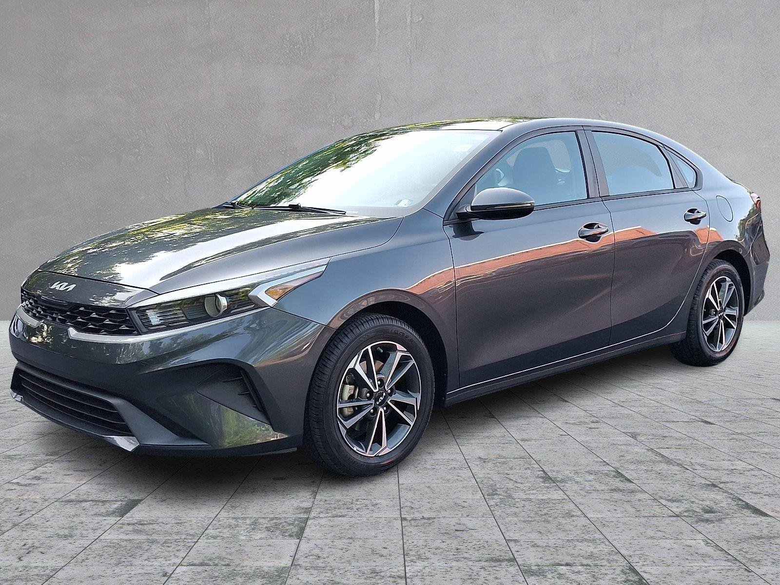 Used 2023 Kia Forte LXS w/ LXS Technology Package FWD image 3