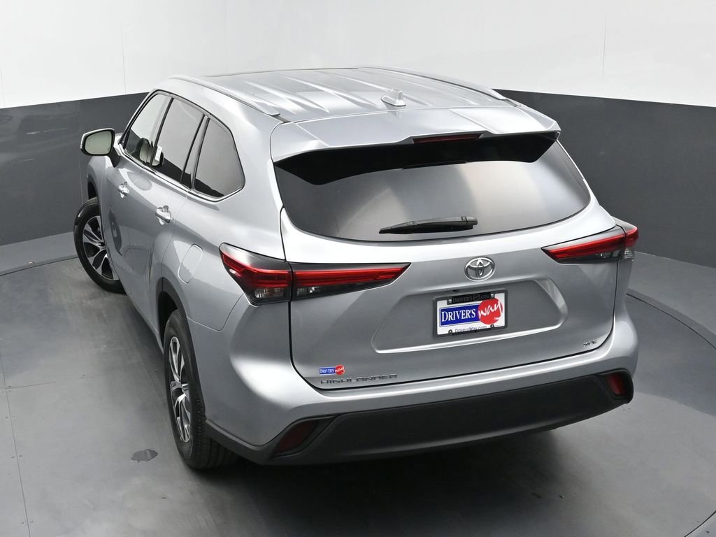 Used 2022 Toyota Highlander XLE image 36
