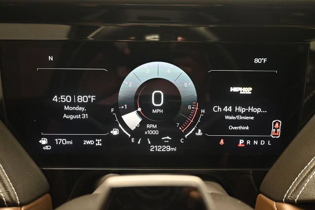 Used 2025 GMC Yukon Denali Ultimate AWD/4WD image 5