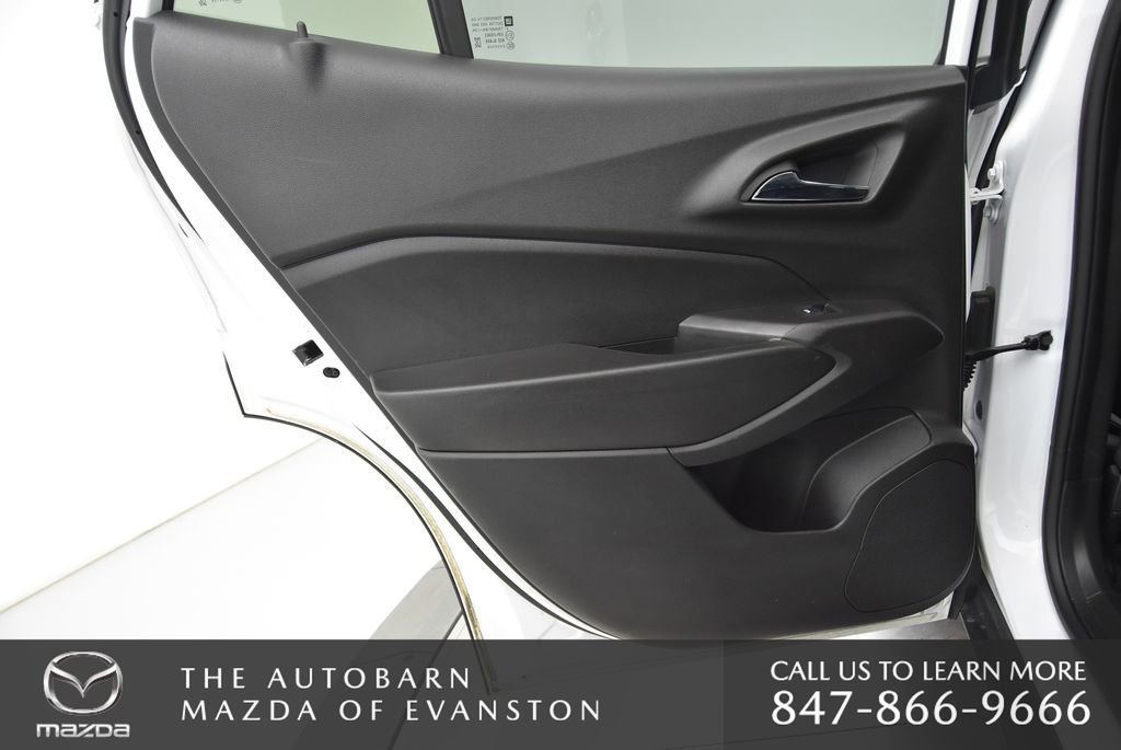 Used 2025 Chevrolet Trax ACTIV w/ Sunroof Package image 34