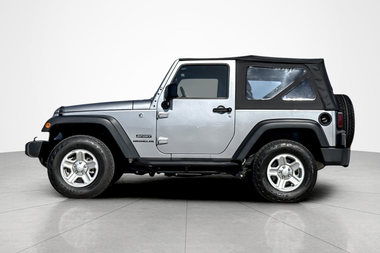 Used 2016 Jeep Wrangler Sport image 2